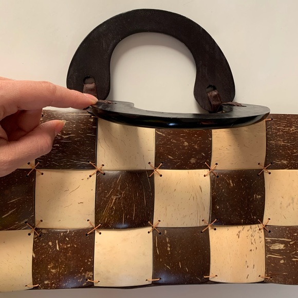 HP ✨ Coconut Shell Purse - Picture 3 of 5